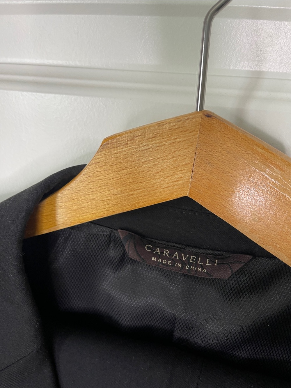 CARAVELLI Men's Black Two- Button Classic Suit - Picture 2 of 6